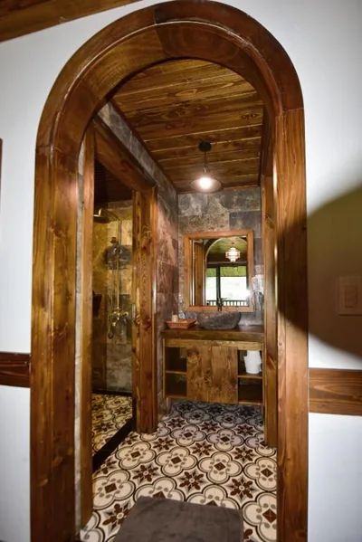 Standard Queen Room — Maison de Lao Chai